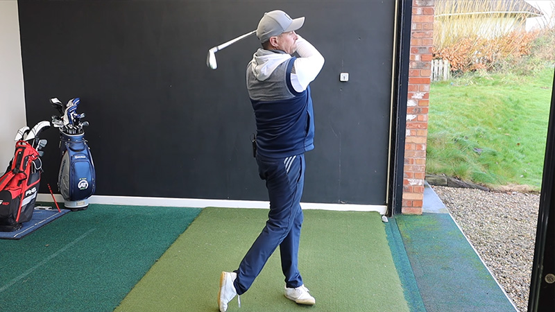 Pause At The Top Of The Backswing