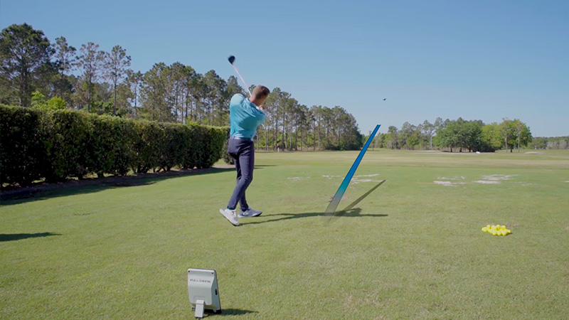 Beginners Achieve a Good Smash Factor With a 9 Iron