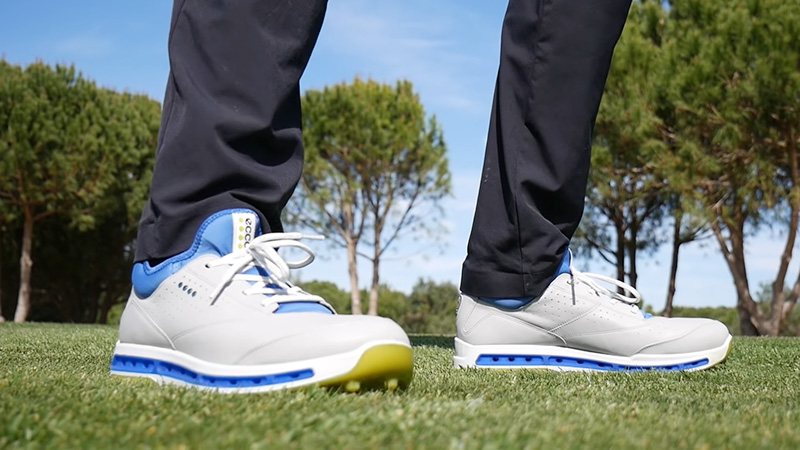 Pros and Cons of Wearing Golf Shoes to Tournaments